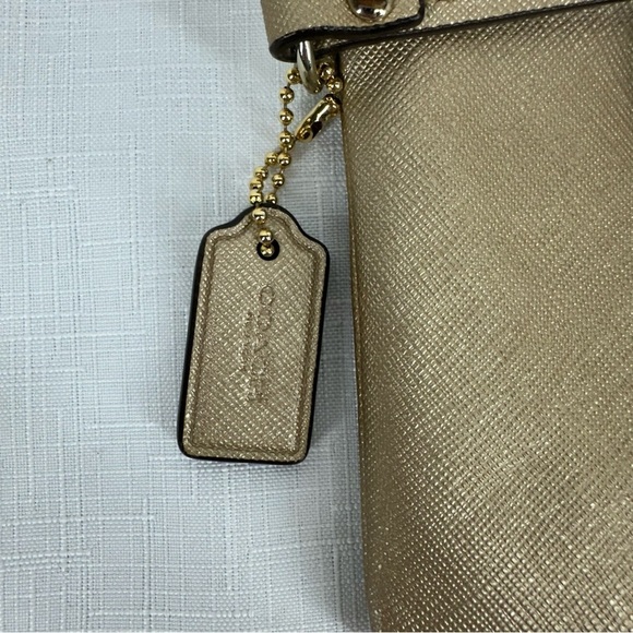 Coach Darcy Gold Leather Bow Wristlet - Picture 3 of 17